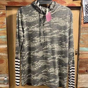 Vanilla bay camo,/leopard, long sleeve top